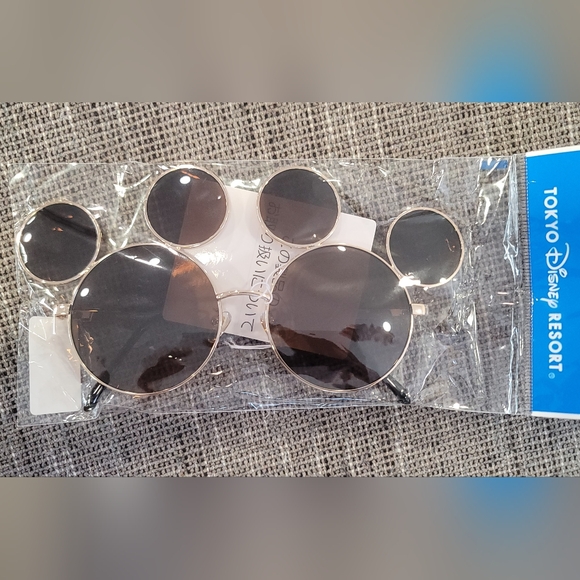 Mickey Mouse Tokyo Disney Resort Sunglasses - Picture 2 of 5